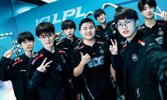 己的任意球 己的任意球